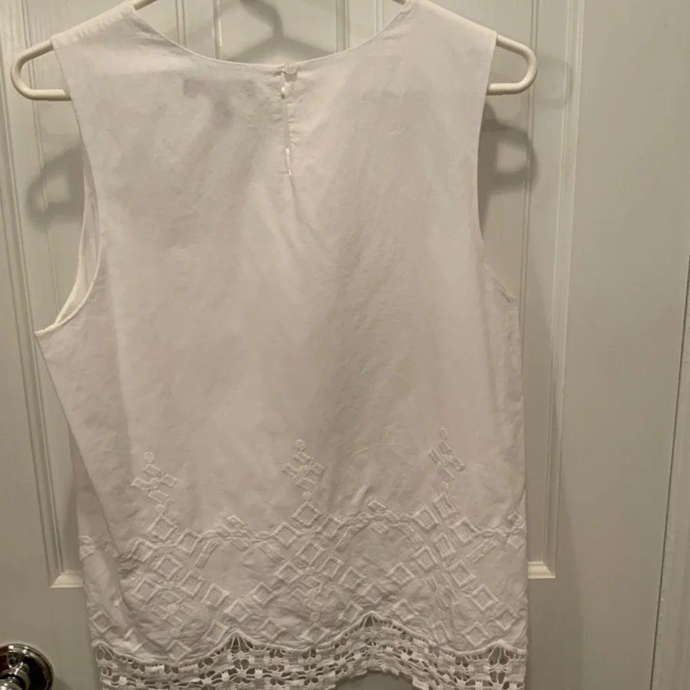 Banana Republic Sleeveless White Blouse - Picture 4 of 5